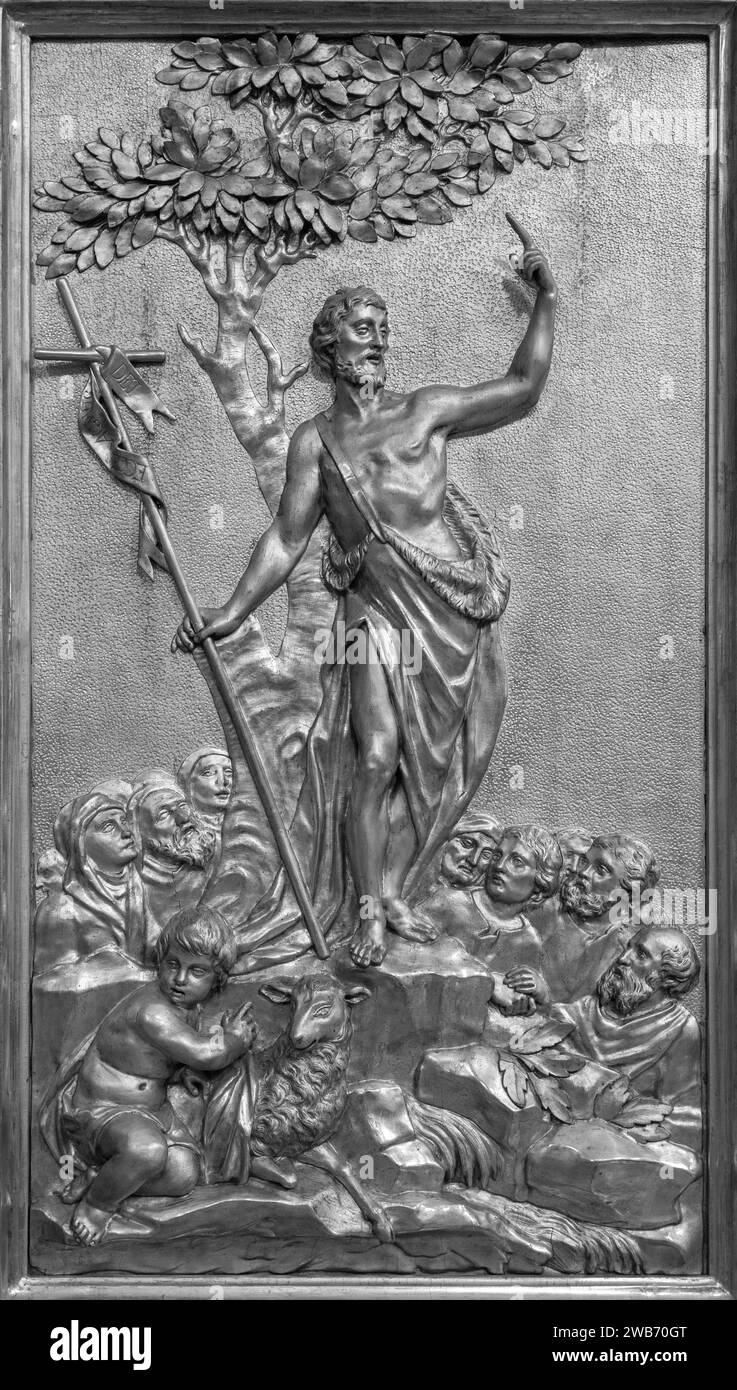 Johannes der Täufer ruft zur Buße – eine Reliefskulptur. Kirche Saint Giles (Kirche St. Ägyd) in Gumpendorf, Wien. Stockfoto Johannes der Täufer ruft zur Buße – eine Reliefskulptur. Kirche Saint Giles (Kirche St. Ägyd) in Gumpendorf, Wien. Stockfoto
