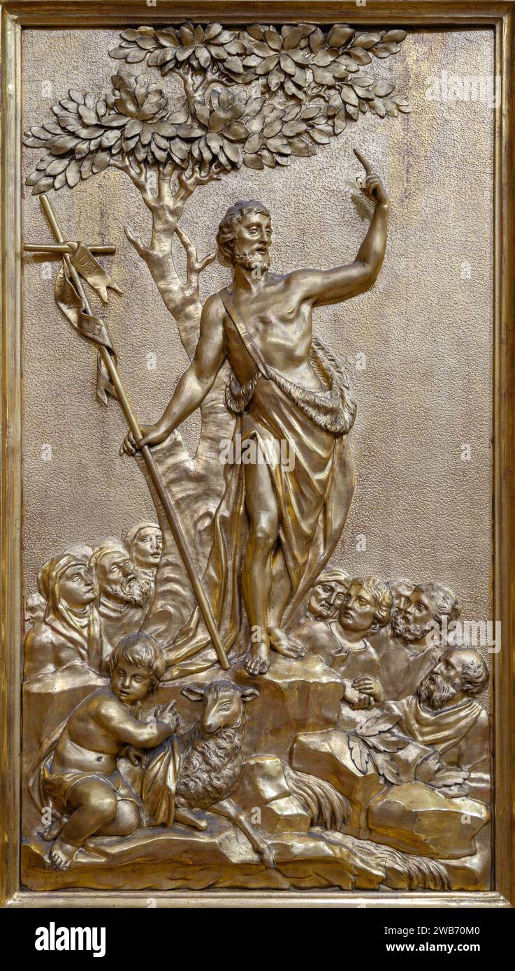 Johannes der Täufer ruft zur Buße – eine Reliefskulptur. Kirche Saint Giles (Kirche St. Ägyd) in Gumpendorf, Wien. Stockfoto Johannes der Täufer ruft zur Buße – eine Reliefskulptur. Kirche Saint Giles (Kirche St. Ägyd) in Gumpendorf, Wien. Stockfoto
