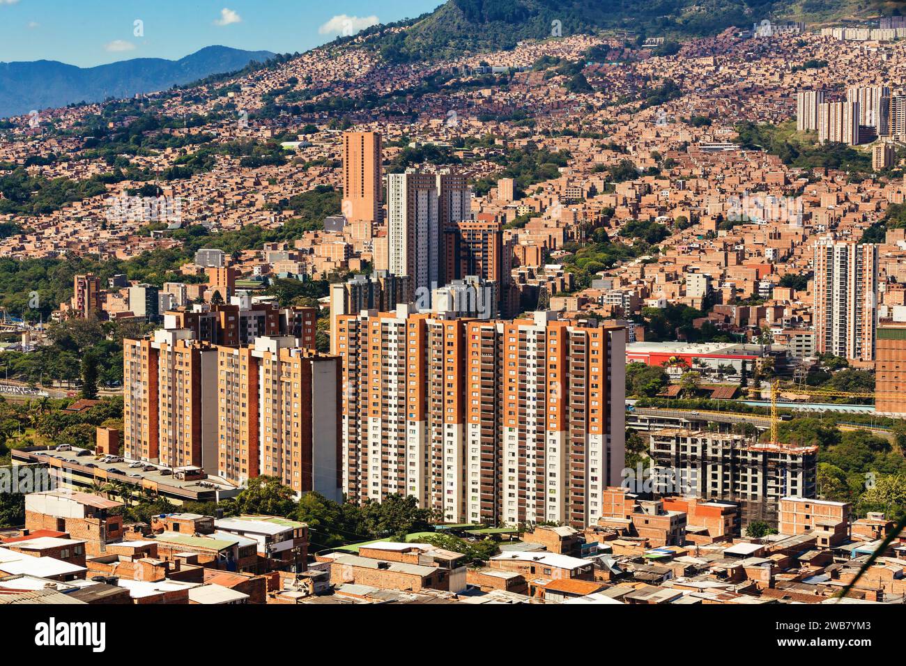 Blick auf Copacabana, Vorort von Medellin. Stadt und Gemeinde im kolumbianischen Departement Antioquia. Kolumbien Stockfoto