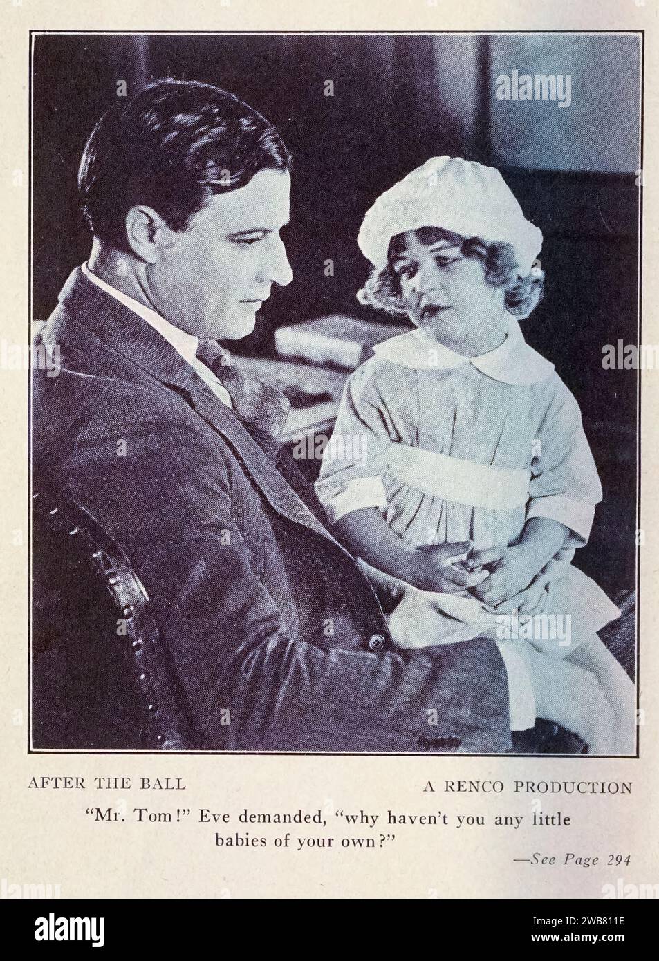 Herr Tom! Eve hat gefragt, warum habt ihr keine eigenen Babys? Aus After the Ball : eine Romantik der Jugend heute; illustriert mit Szenen aus dem von der RENCO Film Company produzierten Fotoplay 'After the Ball'; aus der weit verbreiteten gleichnamigen Liedgeschichte von Charle, adaptiert von Colwell, James Publication date 1924 Publisher Los Angeles, Kalifornien Die Geschichte der Times-Mirror Press - Ein lebenslustiger Ehemann wird mit einem Banditen verwechselt und ins Gefängnis geschickt. Er lässt jeden, auch seine Frau, glauben, er sei gestorben. Jahre später entkommt er dem Gefängnis und wird mit seiner Frau und seinem Kind wiedervereint Stockfoto