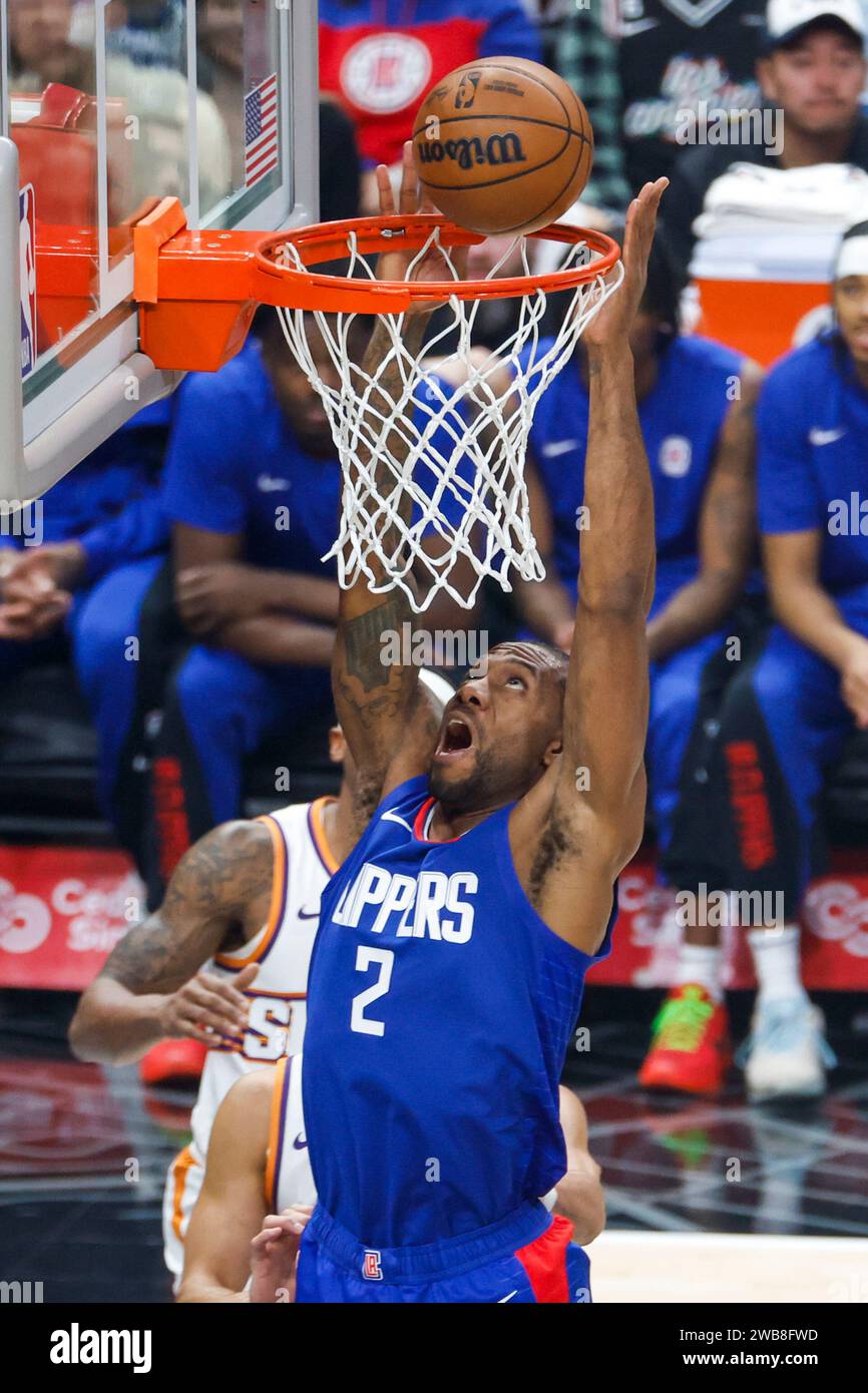 Los Angeles, Usa. Januar 2024. Kawhi Leonard #2 der Los Angeles Clippers fährt während eines NBA-Basketballspiels in der Crypto.com Arena gegen die Phoenix Suns. Endergebnis; Clippers 138:111 Sonnen (Foto: Ringo Chiu/SOPA Images/SIPA USA) Credit: SIPA USA/Alamy Live News Stockfoto