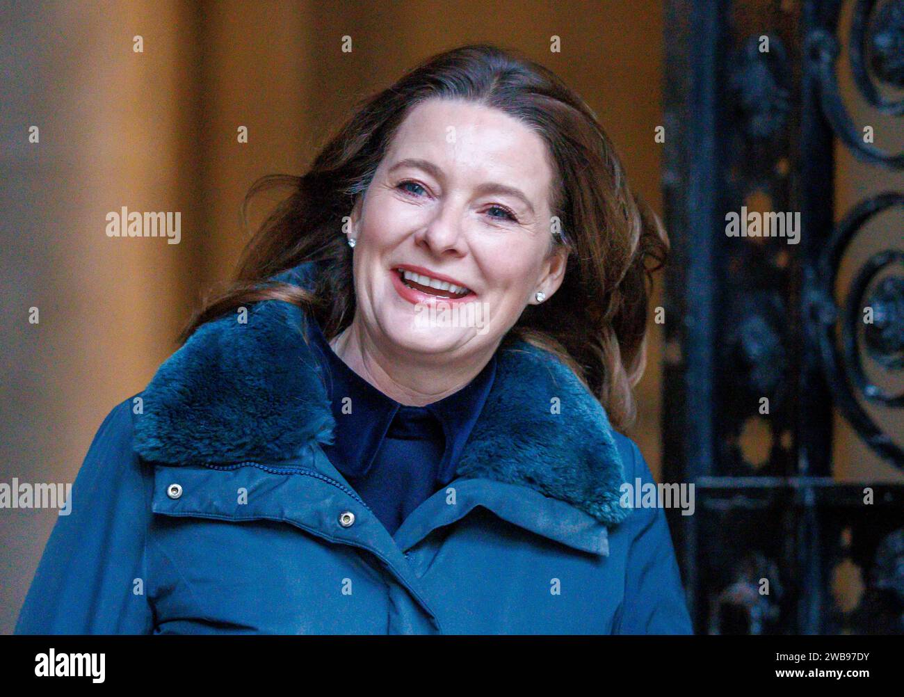 London, Großbritannien. Januar 2024. Gillian Keegan, Bildungssekretärin, in der Downing Street zur ersten Kabinettssitzung des Jahres. Quelle: Mark Thomas/Alamy Live News Stockfoto