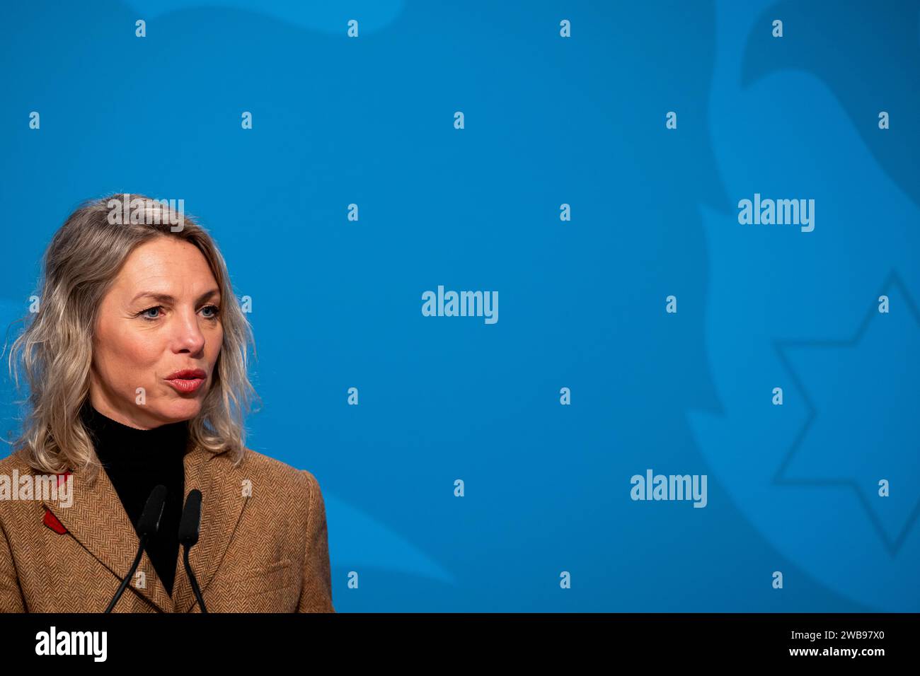 REGIERUNGSMEDIENKONFERENZ THÜRINGEN 09/01/2024 - Erfurt: Die Thüringer Ministerin für Infrastruktur und Landwirtschaft, Susanna Karawanskij DIE LINKE., informiert über die aktuellen Proteste der Landwirtinnen und Landwirte sowie dem diesjährigen Vorsitz Thüringens in der Konferenz der Agrarministerinnen und Agrarminister der Länder in der Regierungsmedienkonferenz der Thüringer Landesregierung am 9. Januar 2024 im Erfurter Haus Dacheröden. / ___________________ *** REGIERUNGSMEDIENKONFERENZ THÜRINGEN 09 01 2024 Erfurt die thüringische Ministerin für Infrastruktur und Landwirtschaft, Susanna Karawa Stockfoto