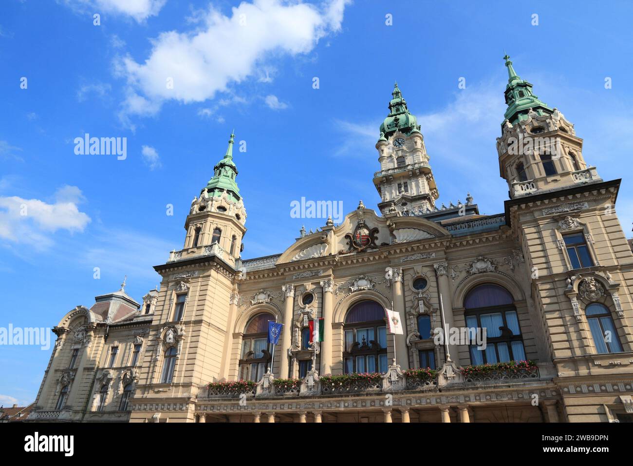 Das Rathaus von Gyor in Ungarn. Kommunales Regierungsgebäude. Stockfoto