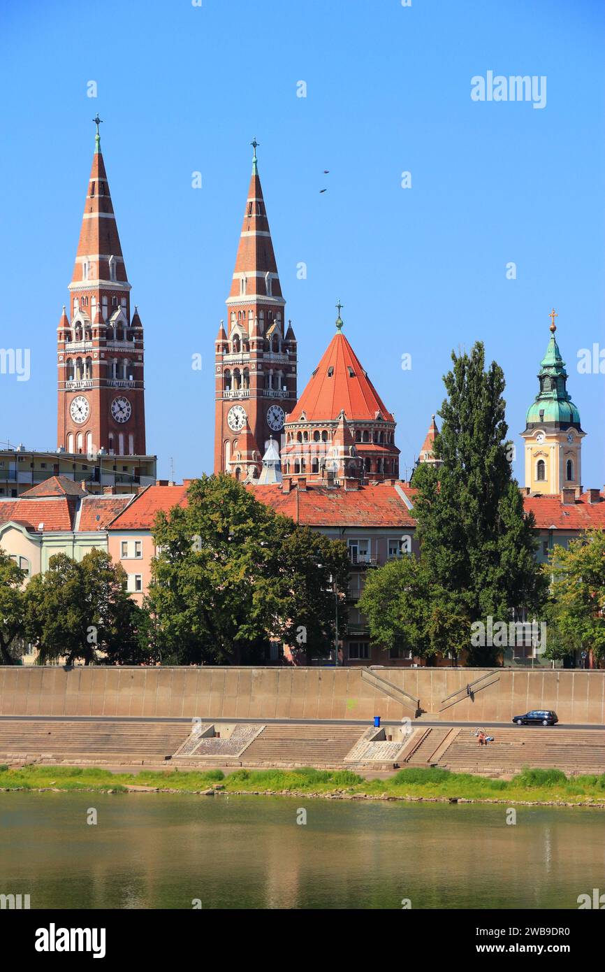 Szeged Stadt, Ungarn. Stadt im County Csongrad. Stadtbild mit Fluss Tisza. Stockfoto