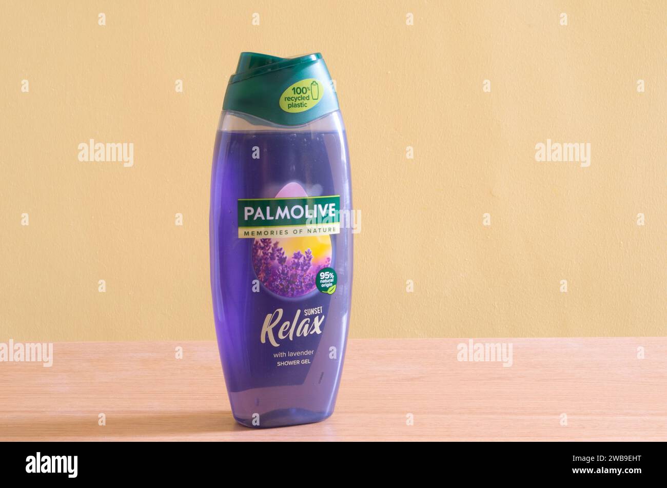 Palmolive Relax mit Lavender Duschgel, UK Stockfoto Palmolive Relax mit Lavender Duschgel, UK Stockfoto