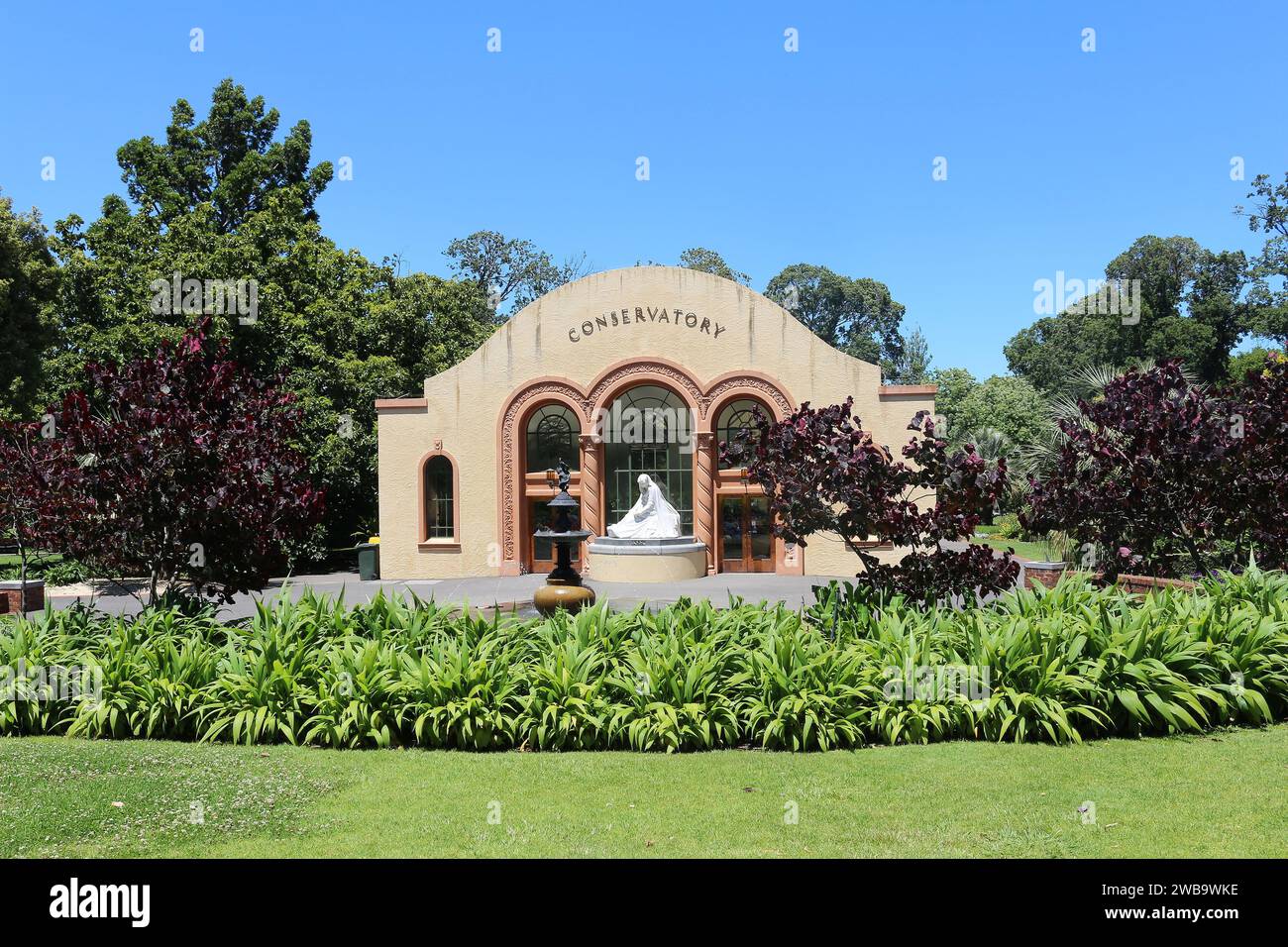 Konservatorium in Fitzroy Gardens im klassischen spanischen Missionsstil (Melbourne, Victoria, Australien) Stockfoto