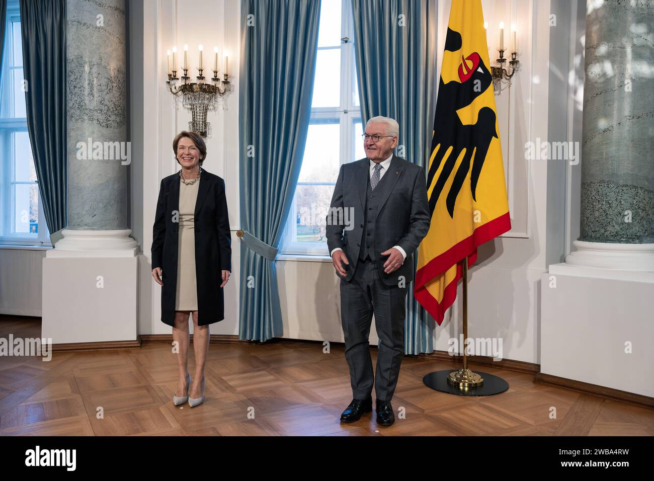 09.01.2024,Berlin,Schloss Bellevue,Neujahrsempfang des Bundespräsidenten Frank-Walter-Steinmeier für Repräsentanten des öffentlichen Lebens und rund 60 engagierte Bürgerinnen und Bürger aus allen Bundesländern.Foto:BP Frank-Walter Steinmeier und Elke Büdenbender *** 09 01 2024,Berlin,Schloss Bellevue,Neujahrsempfang durch Bundespräsident Frank Walter Steinmeier für Vertreter des öffentlichen Lebens und rund 60 engagierte Bürger aus allen bundesländern Foto BP Frank Walter Steinmeier und Elke Büdenbender Stockfoto