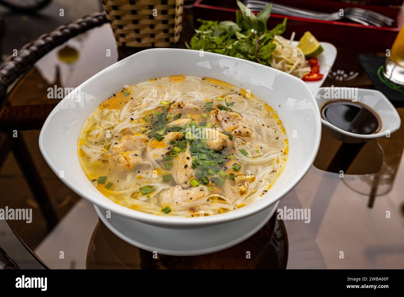 Traditionelle Pho-Suppe aus Vietnam Stockfoto