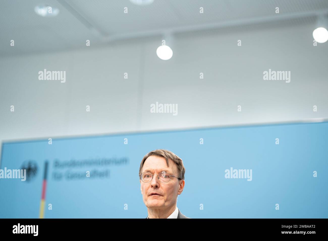 Pressekonferenz Thema hausärztliche Versorgung im Bundesgesundheitsministerium Karl Lauterbach, BundesgesundheitsministerPressekonferenz Thema hausärztliche Versorgung im Bundesgesundheitsministerium Karl Lauterbach, Bundesgesundheitsminister, Berlin Deutschland BMG *** Pressekonferenz zur Hausärztlichen Versorgung im Bundesministerium für Gesundheit Karl Lauterbach, Bundesgesundheitsministerin Pressekonferenz zur ärztlichen Versorgung im Bundesministerium für Gesundheit Karl Lauterbach, Bundesgesundheitsminister Berlin BMG Stockfoto