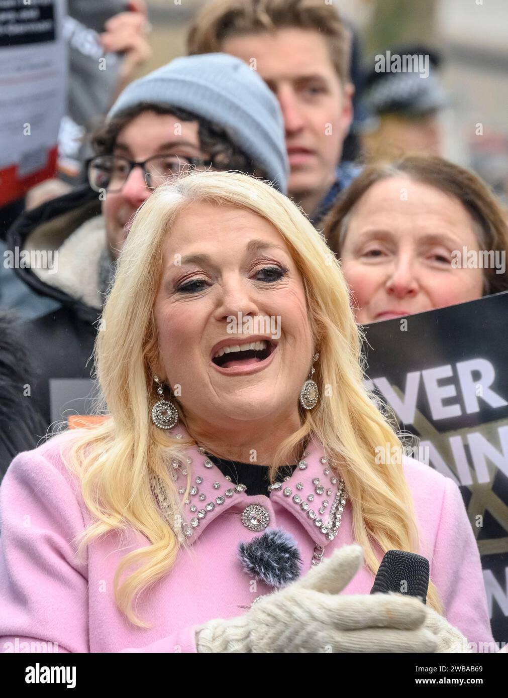Vanessa Feltz nahm am 26. November 2023 am Marsch gegen Antisemitismus Teil Stockfoto