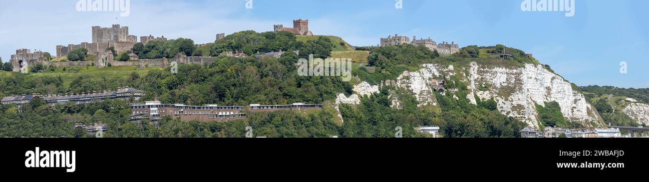 Dover Castle und die weißen Klippen in Dover Kent England Stockfoto