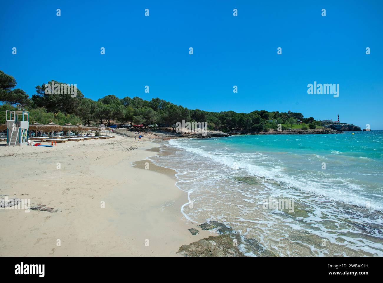 Strand am Leuchtturm Punta de SES Crestes, Porto Colom, Mallorca, Balearen, Spanien Stockfoto