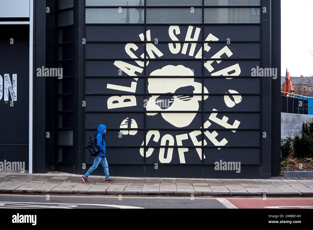 Schwarzes Schaf-Kaffeeschild in Haymarket, Edinburgh, Schottland, Großbritannien. Stockfoto