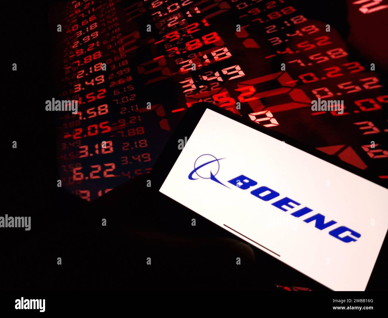 Konskie, Polen - 07. Januar 2024: Das Firmenlogo von Boeing wird auf dem Bildschirm des Mobiltelefons angezeigt Stockfoto