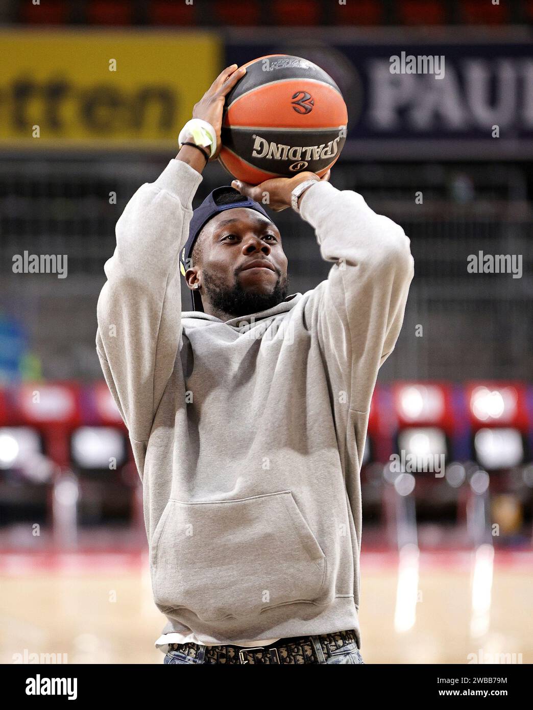 Alphonso Davies am Ball. De, FC Bayern Basketball vs. Real Madrid, Basketball, EuroLeague, Saison 2023/2024, 09.01.2024, Foto: Eibner-Pressefoto/Marcel Engelbrecht Stockfoto