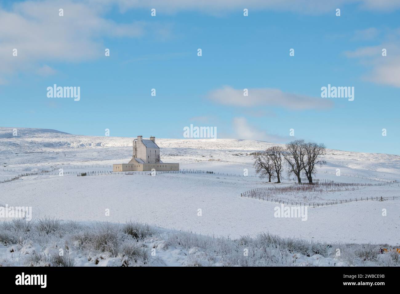 Corgarff Castle im Dezember Schnee. Aberdeenshire, Schottland Stockfoto