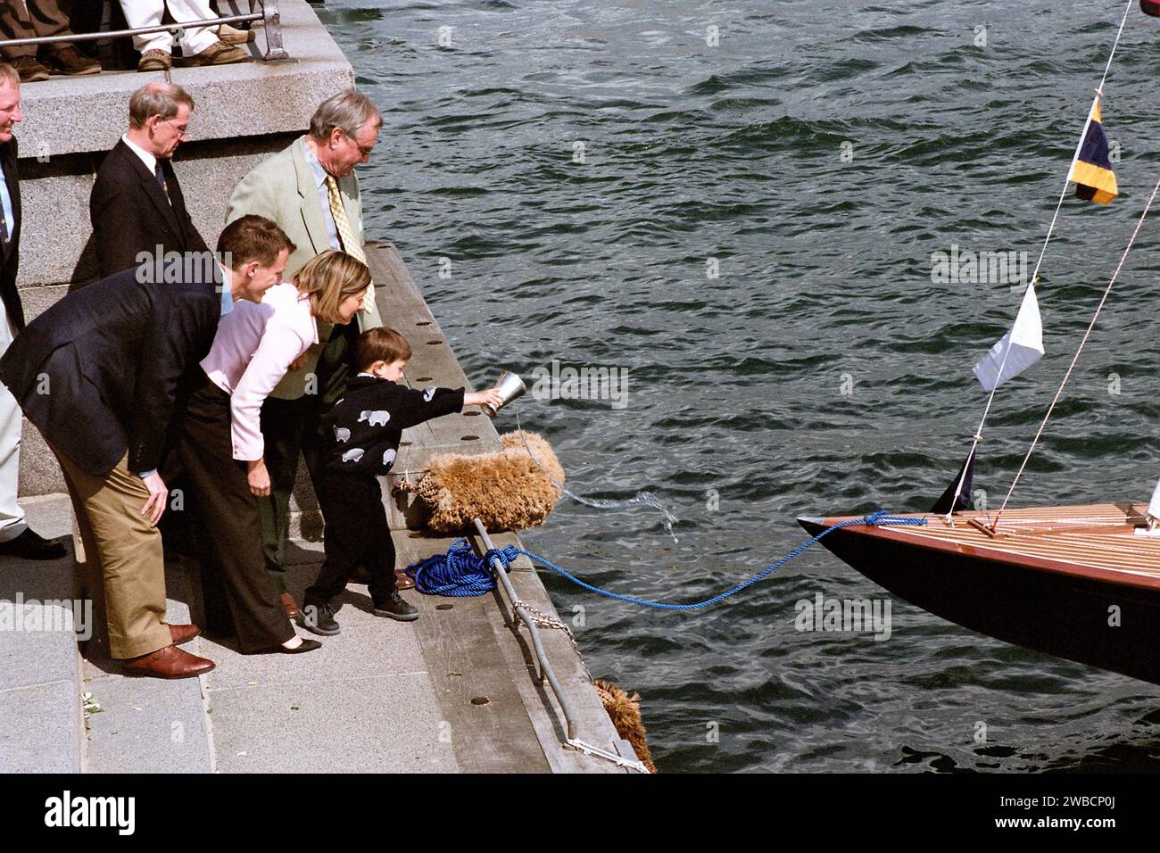 Kopenhagen, Dänemark /02. Juni 2003/Prinz Joachim und ehemalige Ehefrau Preis Alexandra mit Kindern mit Prinz Henrik im dänischen Capiytal Kopenhagen segeln zum königlichen Schiff in der dänischen Hauptstadt. Photo.Francis Joseph Dean/Dean Pictures Stockfoto