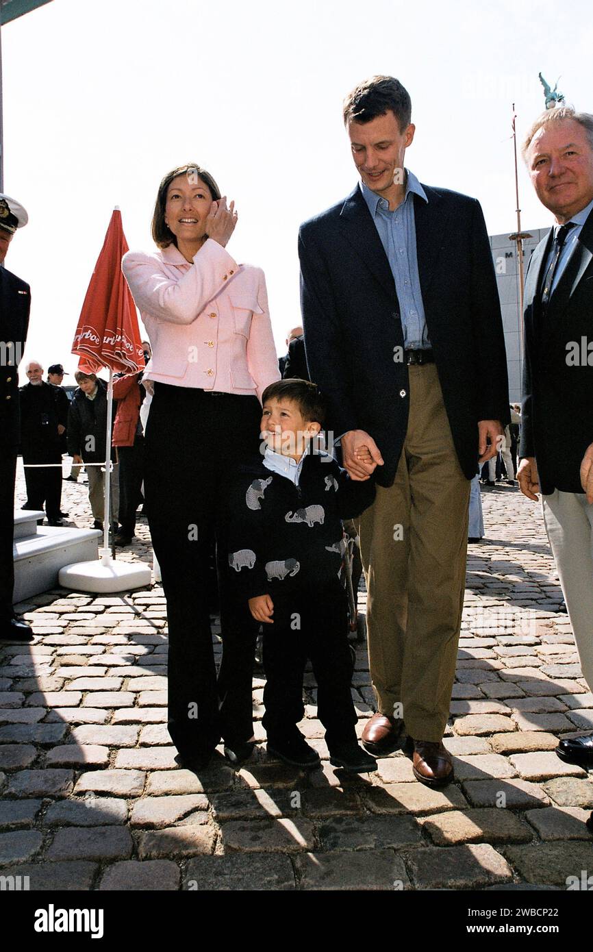 Kopenhagen, Dänemark /02. Juni 2003/Prinz Joachim und ehemalige Ehefrau Preis Alexandra mit Kindern mit Prinz Henrik im dänischen Capiytal Kopenhagen segeln zum königlichen Schiff in der dänischen Hauptstadt. Photo.Francis Joseph Dean/Dean Pictures Stockfoto