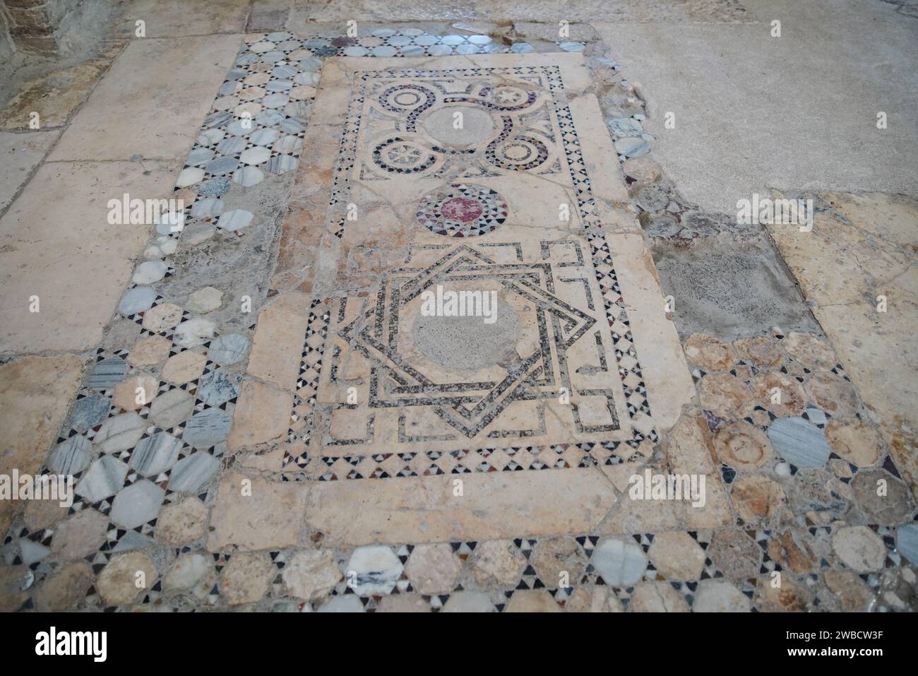 Opus Sectile in der Nikolaikirche in Demre, Antalya, Turkiye Stockfoto