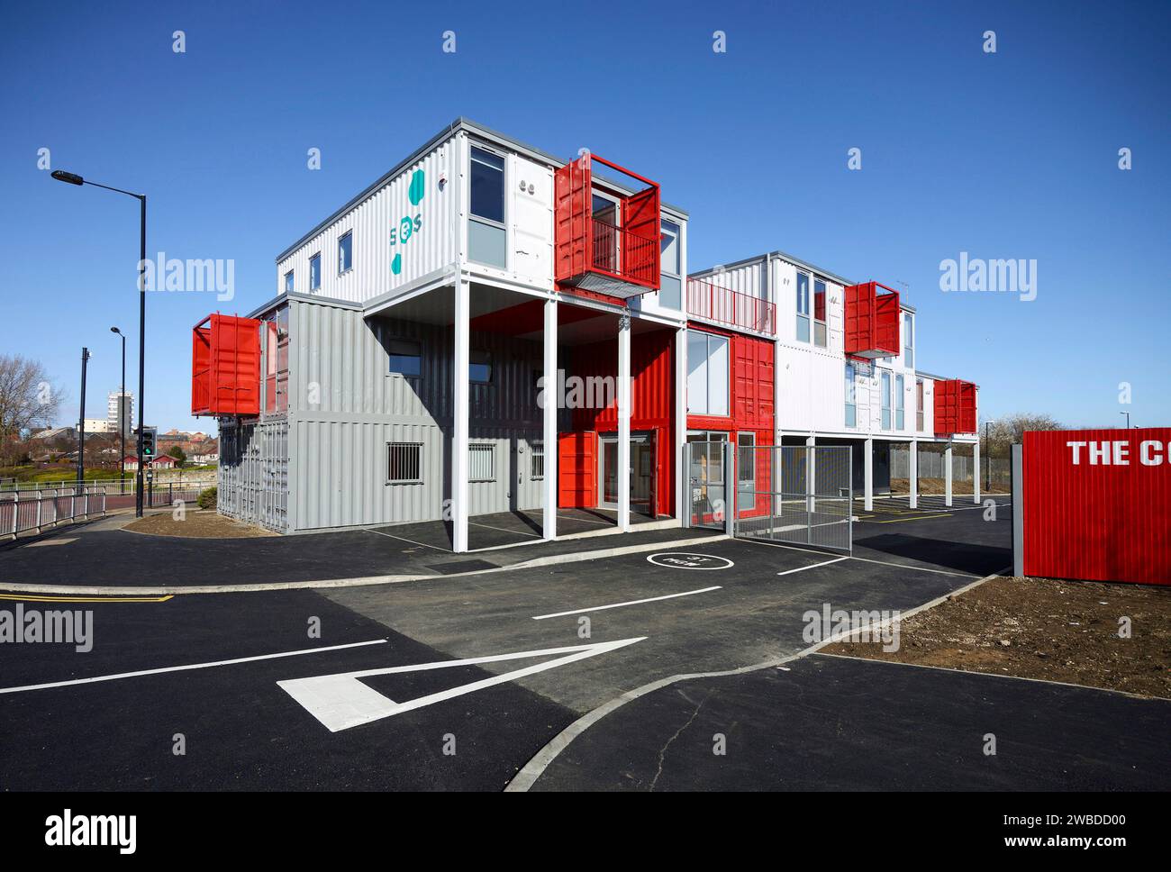 Gebäude aus gebrauchten Containern, Sunderland, Nordosten Englands, Großbritannien Stockfoto