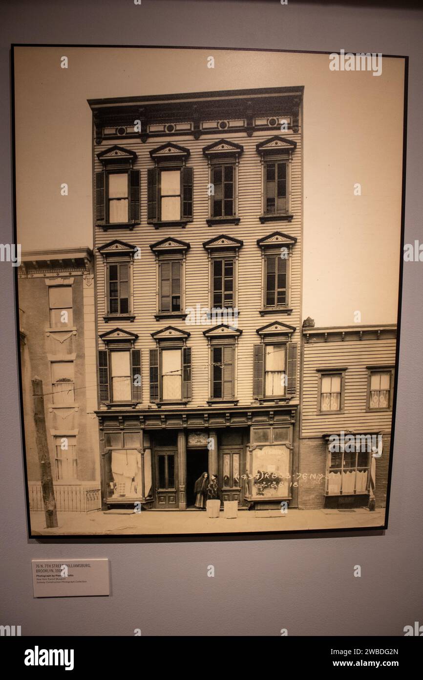 Ein Bild eines historischen Gebäudes an der U-Bahn-Station im New York Transit Museum Stockfoto
