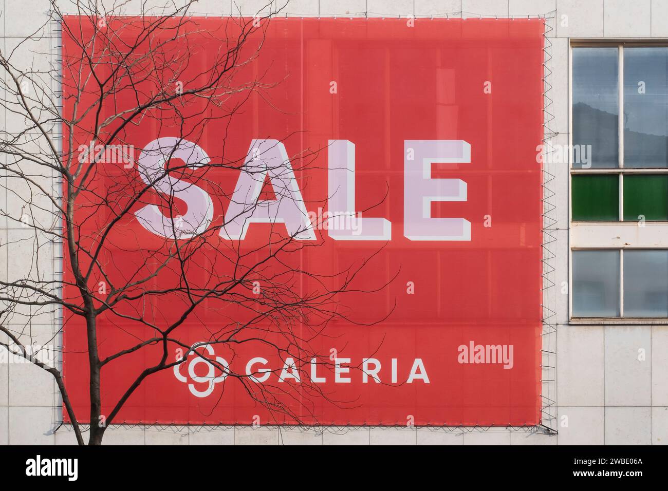 Verkaufsposter im Galeria Kaufhof in Köln-Nippes Stockfoto
