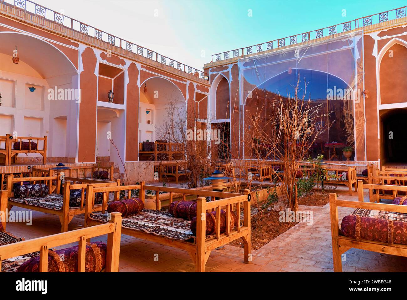 Shaarbaf Traditional Hotel Courtyard. Yazd, Iran. Wunderschönes Hotel aus der Qajar-Ära (1925-1789), 200 Jahre oder mehr. Stockfoto