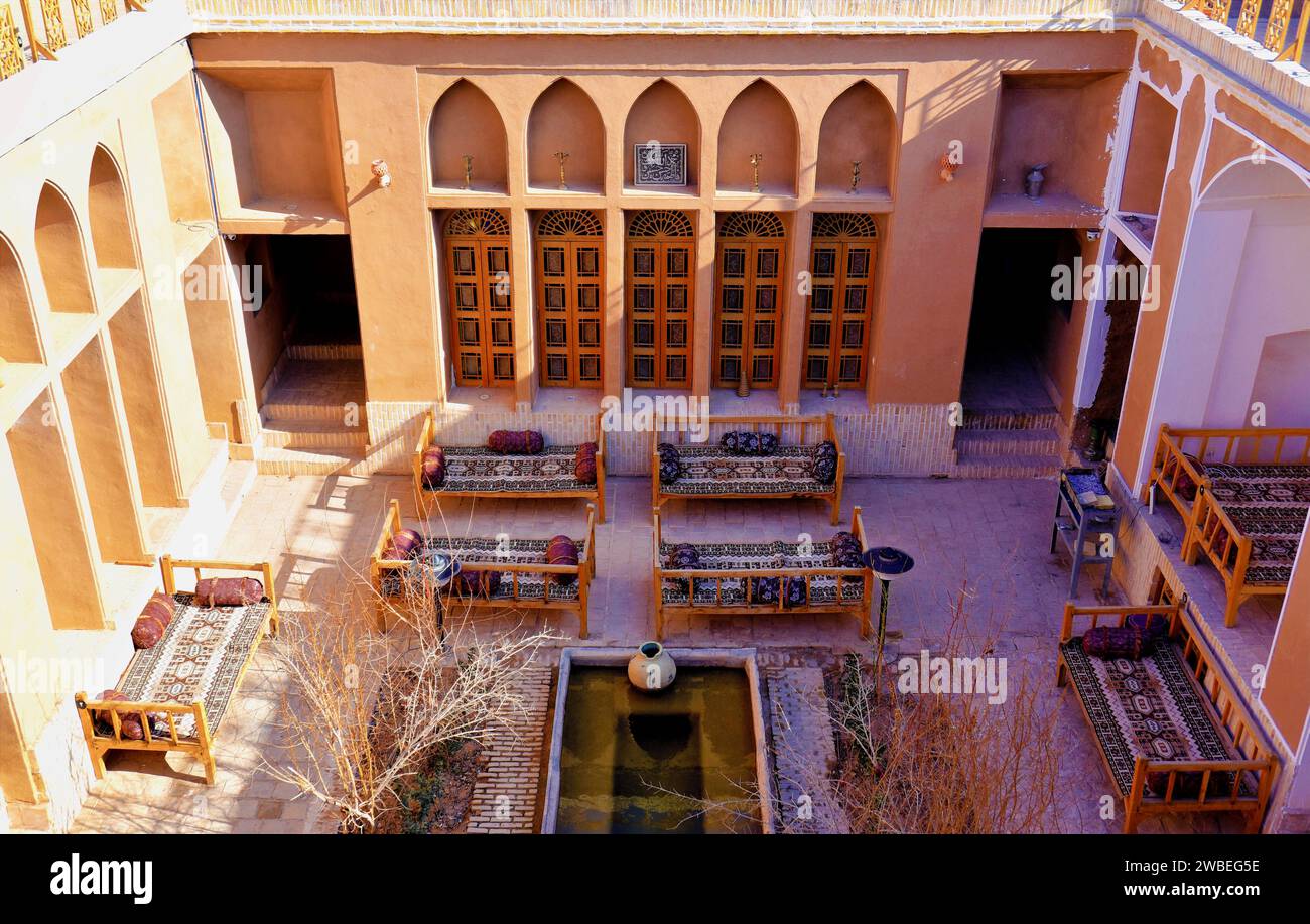 Shaarbaf Traditional Hotel Courtyard. Yazd, Iran. Wunderschönes Hotel aus der Qajar-Ära (1925-1789), 200 Jahre oder mehr. Stockfoto