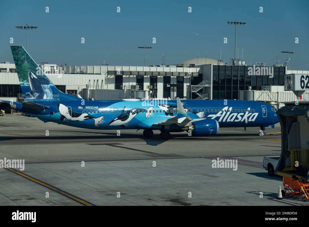 *DATEIFOTO* 10. Januar 2024. Flughafen Los Angeles, USA. Im Gefolge
