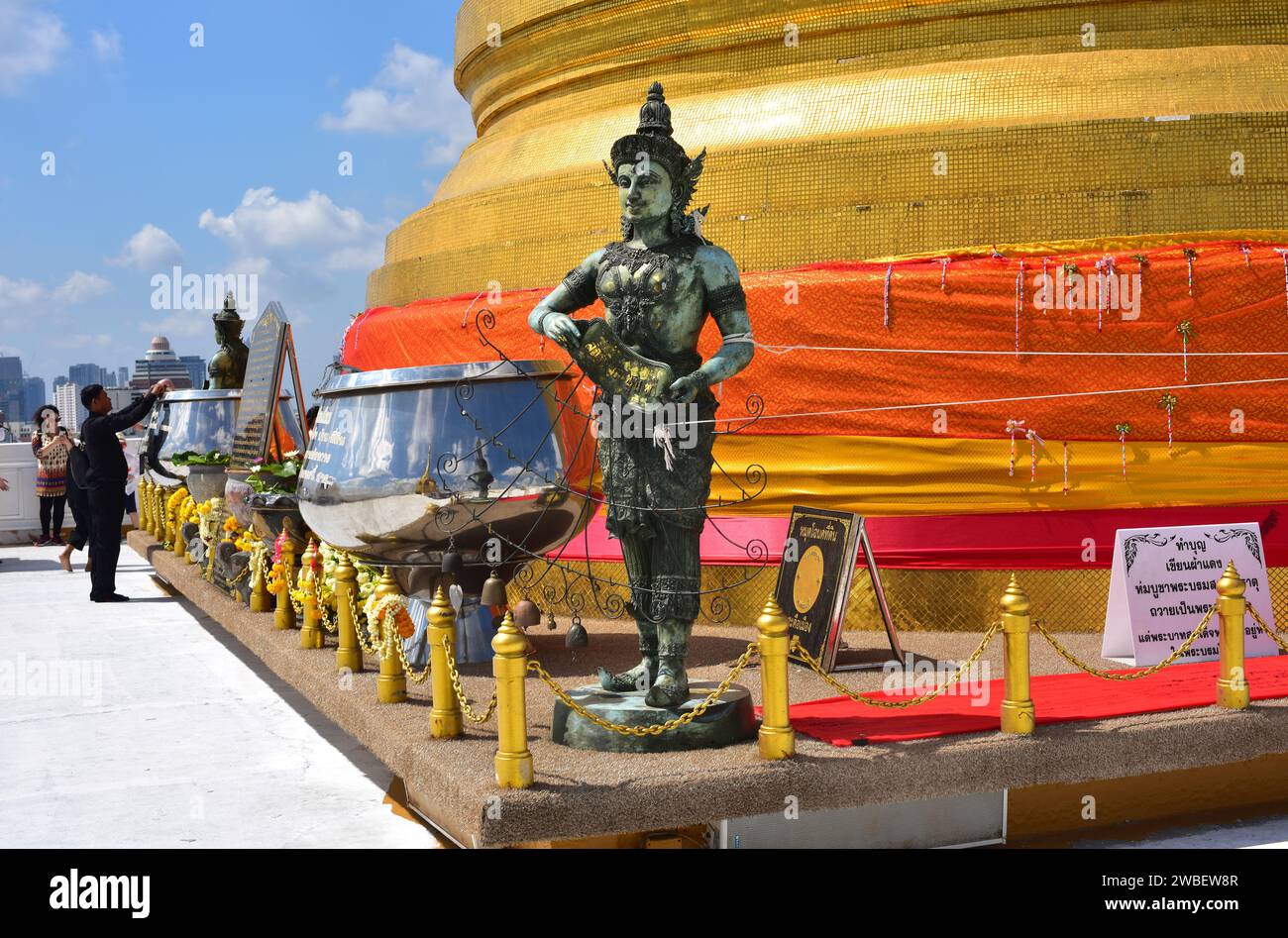Bangkok, Wat Saket Ratcha Wora Maha Wihan buddhistischer Tempel. Thailand. Stockfoto
