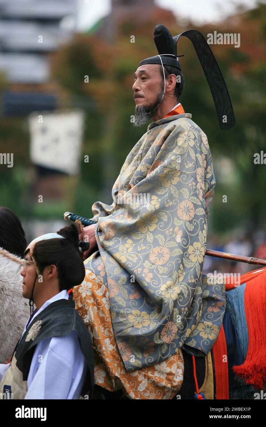 Kyoto, Japan - 22. Oktober 2007: Schauspieler, der Mashita Nagamori zu Pferd repräsentiert. Er war einer der fünf Kommissare, ein Verwaltungsorgan der fe Stockfoto