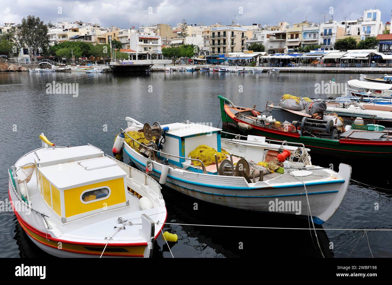 Hafen von Agios Nikolaos (Aghios Nikolaos), Kreta, Griechenland Stockfoto