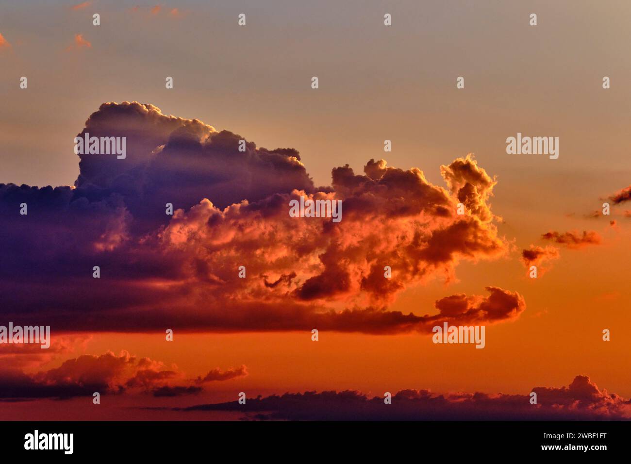 Simbabwe, Provinz Matabeleland Nord, Wolke am Sambesi Fluss Stockfoto
