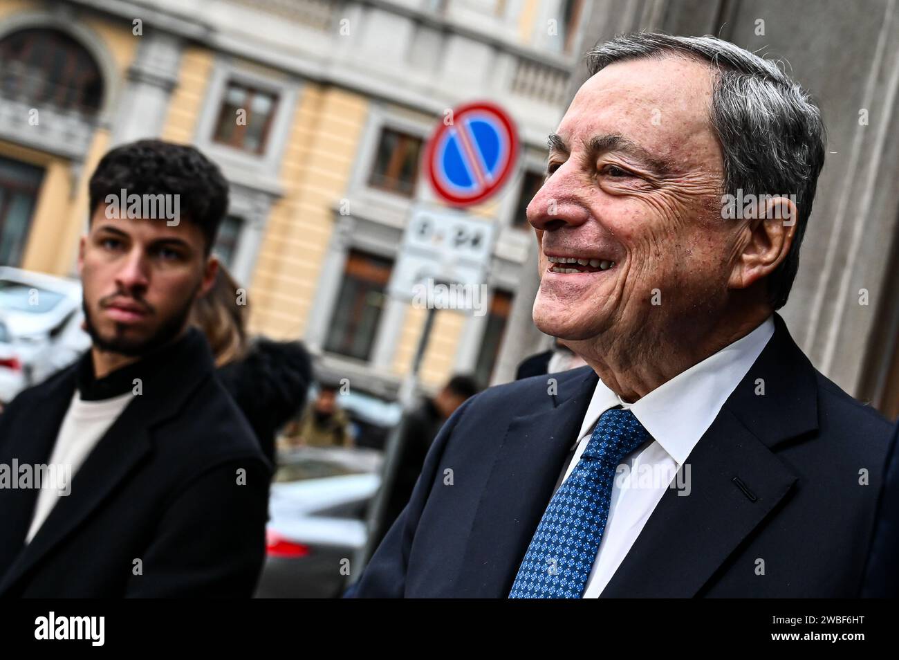 Der ehemalige italienische Premierminister und ehemalige Präsident der Europäischen Zentralbank, Mario Draghi, trifft am 10. Januar 2024 im Hauptsitz der Bank of Italy in Mailand mit einer Delegation des ERT, dem europäischen Runden Tisch für Industrie, zusammen Stockfoto