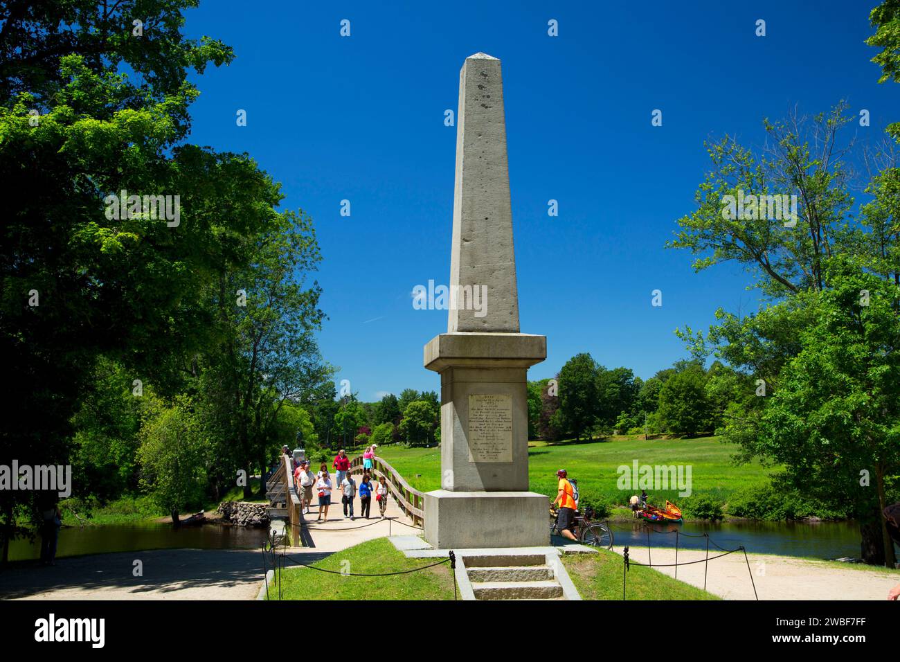 Concord Monument Obelisk an der North Bridge, Minute man National Historical Park, Massachusetts Stockfoto