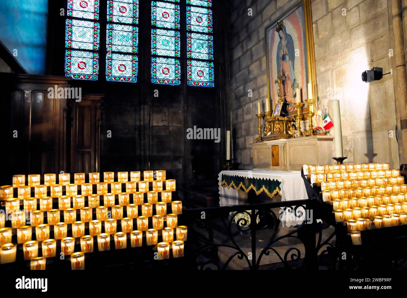 Opferkerzen, Kathedrale Notre-Dame de Paris, Ile de la Cite, 4. Arrondissement, Paris, Frankreich Stockfoto