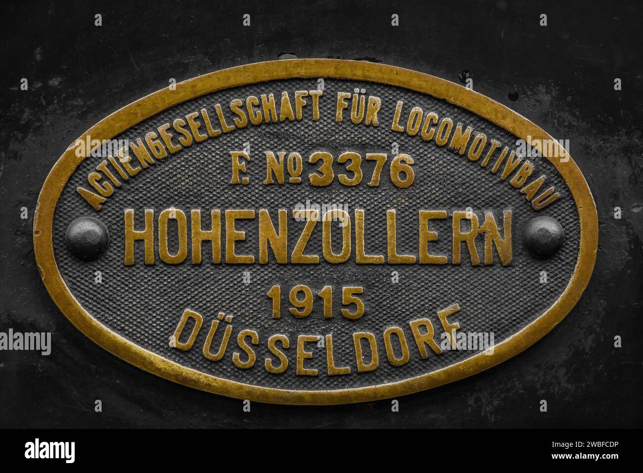 Messingwerksplatte der Actiengesellschaft für Locomotivbau Hohenzollern von 1915, Bahnbetriebswerk Dahlhausen, Lost Place, Dahlhausen, Bochum Stockfoto