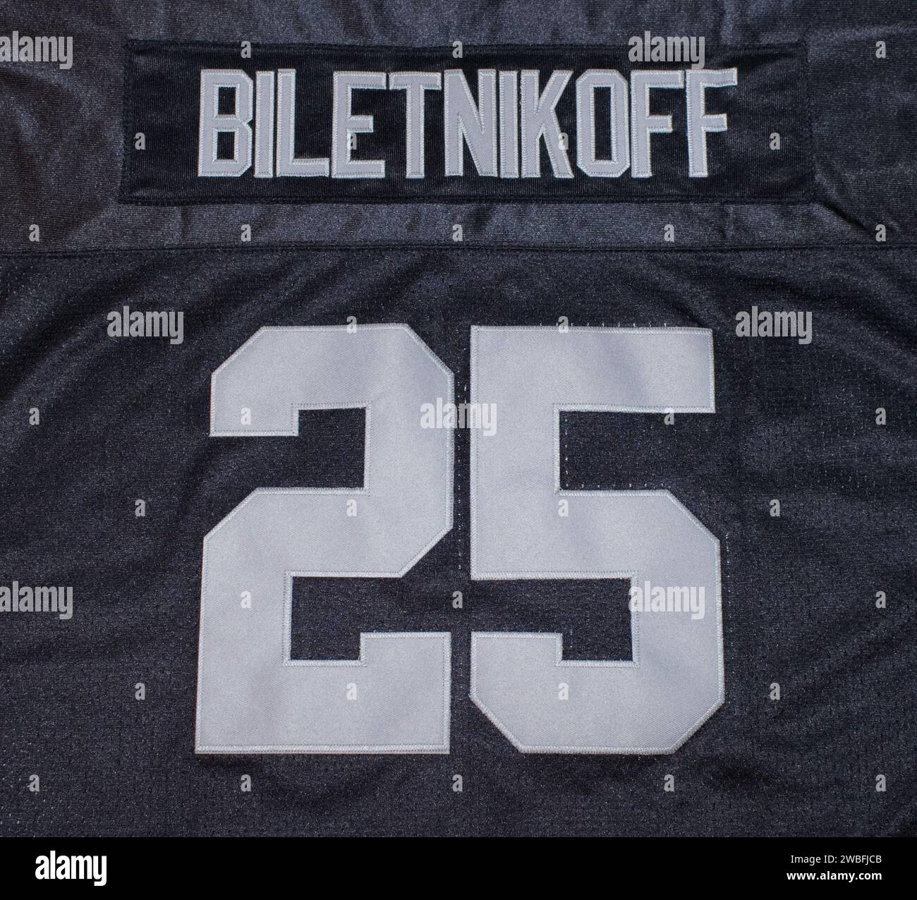 Ocala, Florida USA 9. Januar 2023 Fred Biletnikoff Nummer 25 Trikot mit authentischem Schriftzug. Silber- und Blockfarbe Hall of Fame Wide Receiver für Stockfoto