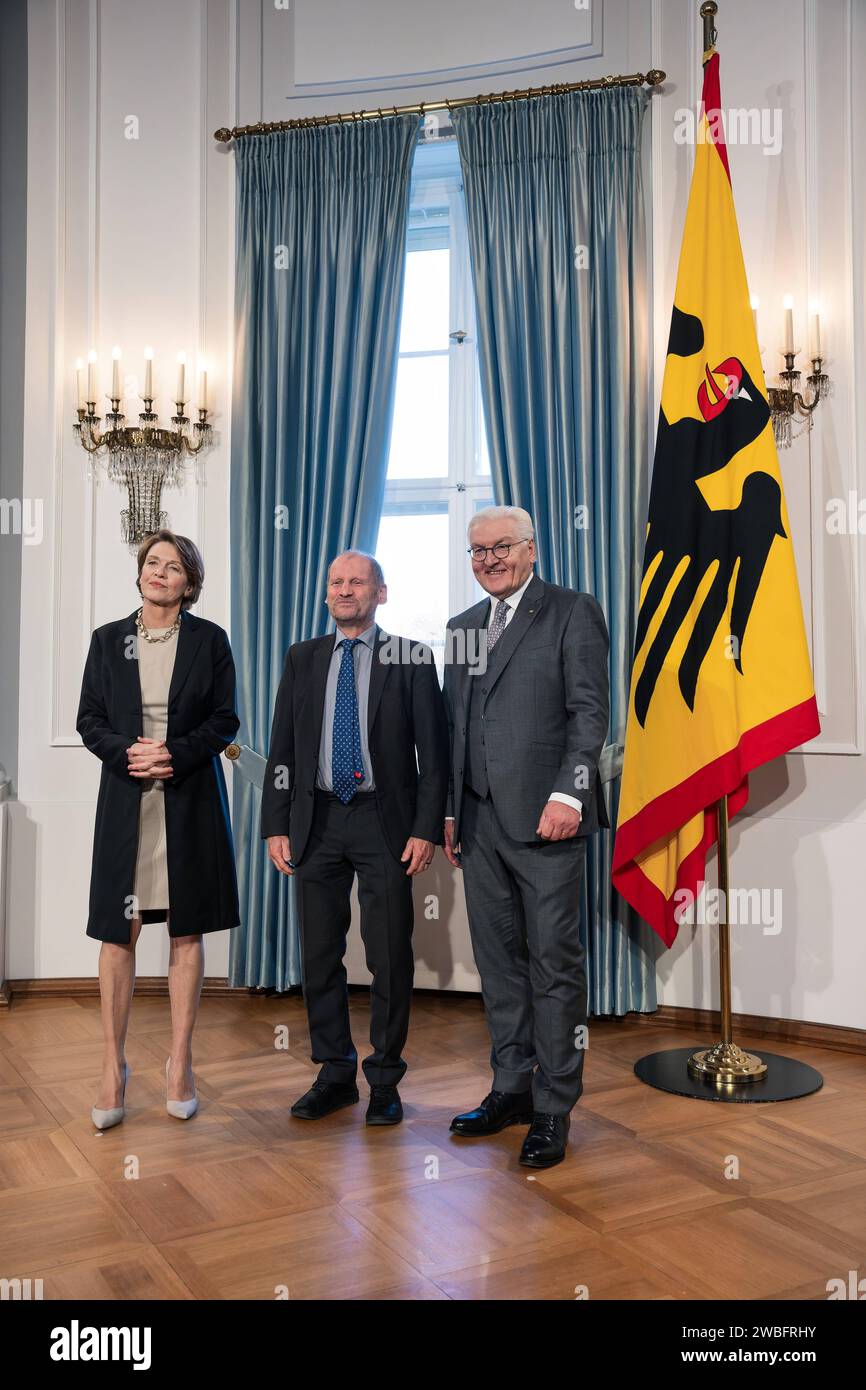 09.01.2024,Berlin,Schloss Bellevue,Neujahrsempfang des Bundespräsidenten Frank-Walter-Steinmeier für Repräsentanten des öffentlichen Lebens und rund 60 engagierte Bürgerinnen und Bürger aus allen Bundesländern.Foto:BP Frank-Walter Steinmeier,Elke Büdenbender,Pirmin Spiegel *** 09 01 2024,Berlin,Schloss Bellevue,Neujahrsempfang von Bundespräsident Frank Walter Steinmeier für Vertreter der öffentliches Leben und rund 60 engagierte Bürger aus allen bundesländern Foto BP Frank Walter Steinmeier, Elke Büdenbender, Pirmin Spiegel Stockfoto