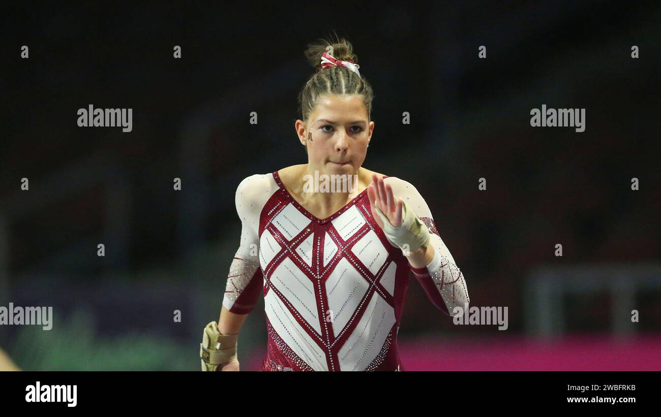 Minnesota's Sophia Nguyen competes on the vault during an NCAA gymnastics meet on Saturday, Jan. 6, 2024 in Las Vegas. (AP Photo/Stew Milne) Stockfoto