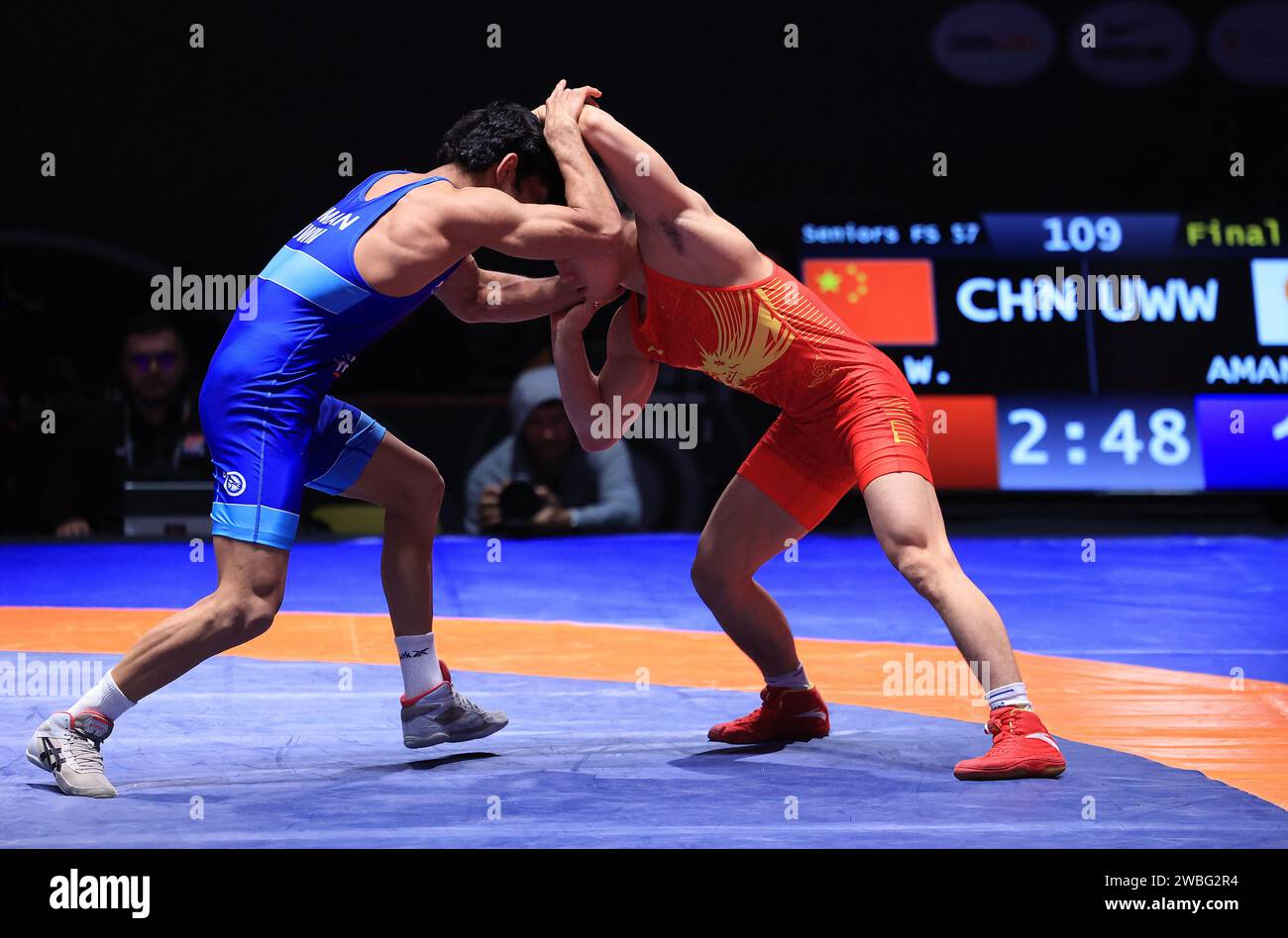 Zagreb, Kroatien. Januar 2024. Internationales Wrestlingturnier - UWW Grand Prix Ranking Series Zagreb Open 2024. 57-Kilogramm-Finale für Herren, Aman AMAN - Wanhao ZOU Foto: Marko Prpic/PIXSELL Credit: Pixsell/Alamy Live News Stockfoto