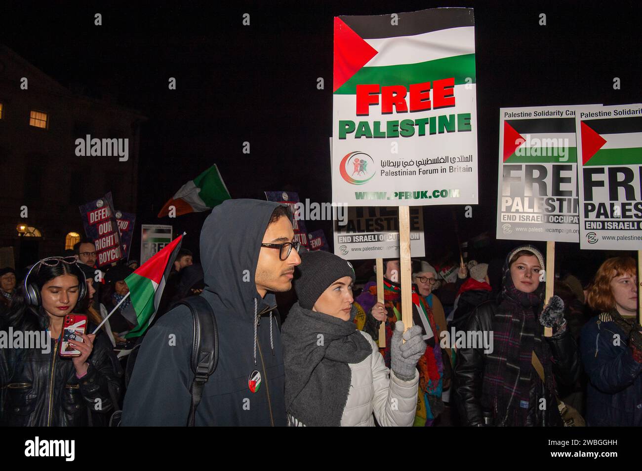 Westminster, London, Großbritannien. Januar 2024. Heute Abend fand vor dem Parlament ein Protest gegen das freie Palästina statt. Die Demonstranten hielten das freie Palästina fest und verteidigen unser Recht, Banner zu boykottieren. Quelle: Maureen McLean/Alamy Live News Stockfoto