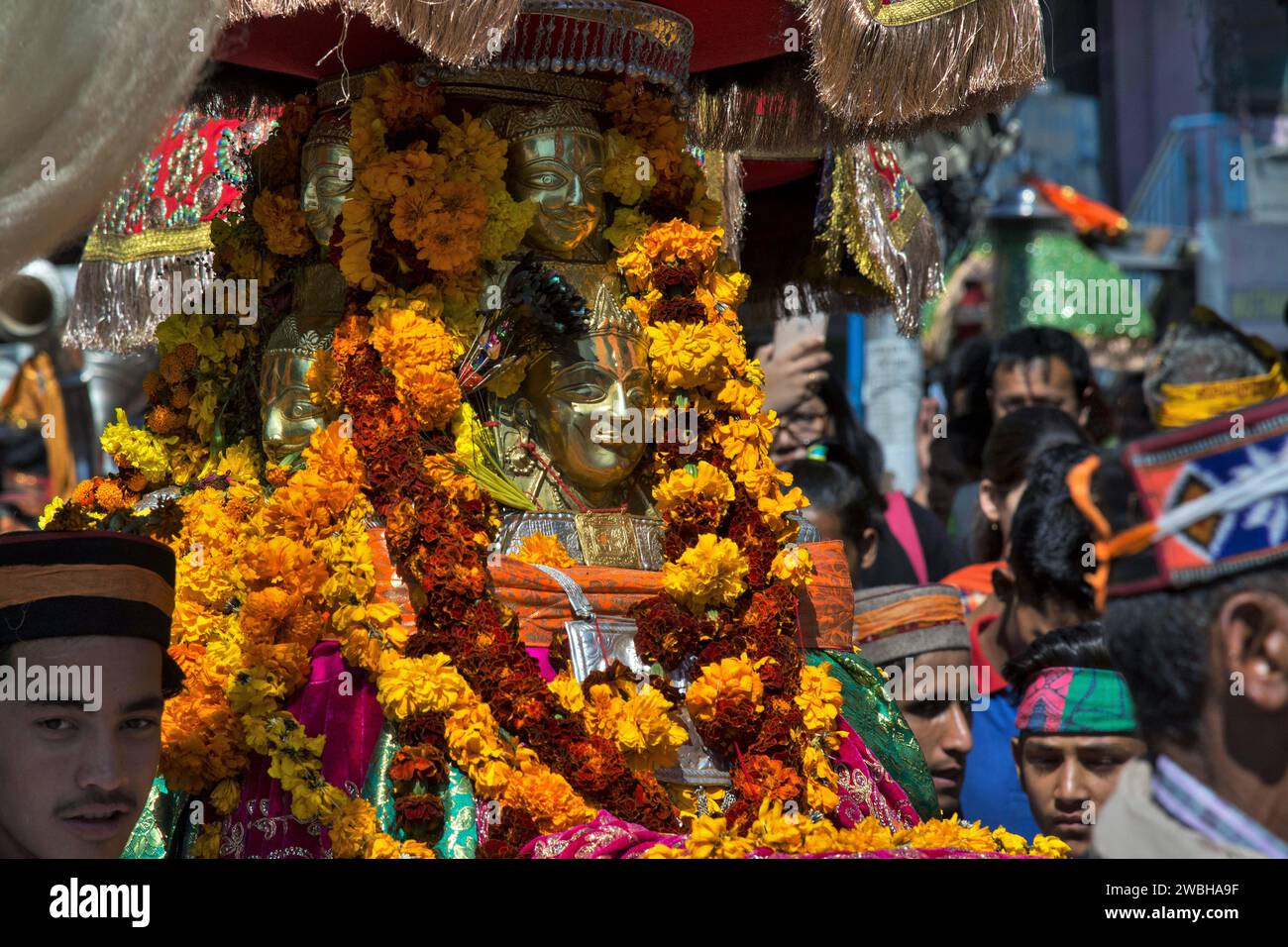 Lokale Götter, Lokale Devtas, Lokale Gottheiten, Mega Festival, Dussehra Festivals, Dhalpur Ground, Kullu, Kulu, Himachal Pradesh, Indien, Asien, indische Festivals Stockfoto