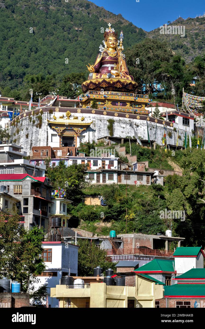 Guru Rinpoche Padmasambhava Statue, Guru Rinpoche Statue, TSO Pema, Rewalsar, Nagar, Mandi, Himachal Pradesh, Indien, Asien Stockfoto