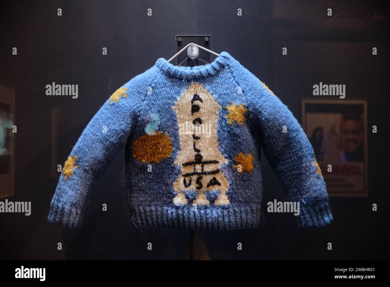 Kinderpullover, der im Film verwendet wird; The Shining, Regie von Stanley Kubrick, für kurze Zeit im Rahmen der Stanley Kubrick Ausstellung, Istanbul Cinema Museum. Stockfoto