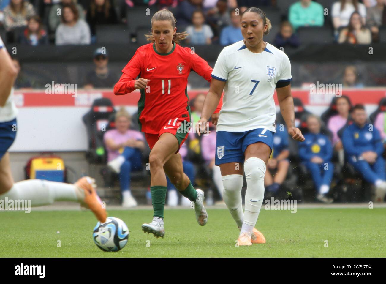 Lauren James spielt während der England Lionesses Women’s Football Team gegen Portugal im Stadion MK, Milton Keynes, 1. Juli 2023 Stockfoto