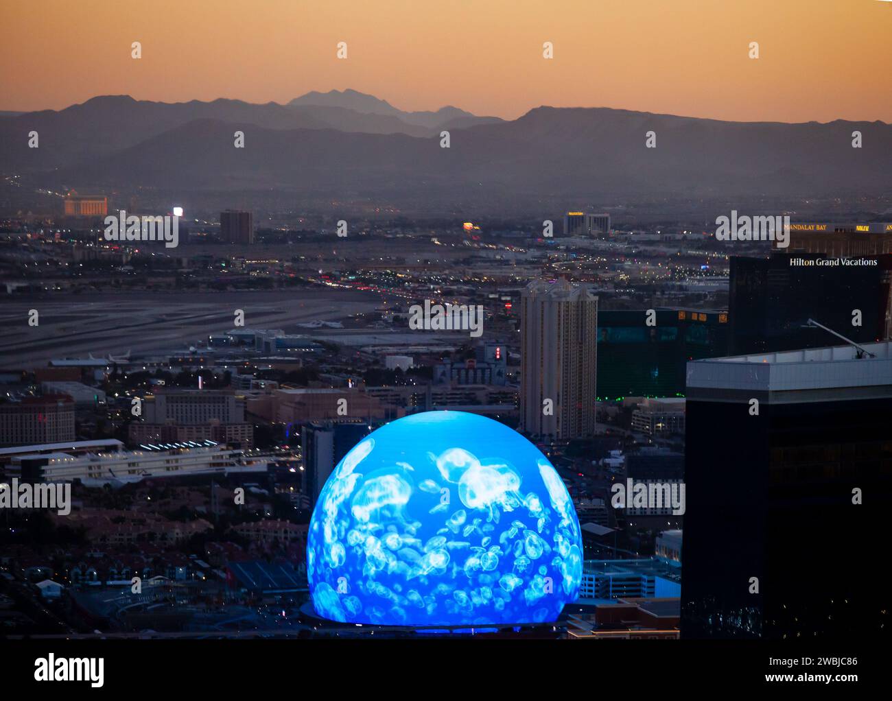 Las Vegas, Nevada, USA - 7. November 2023: MSG Sphere, Las Vegas bei Sonnenuntergang Stockfoto