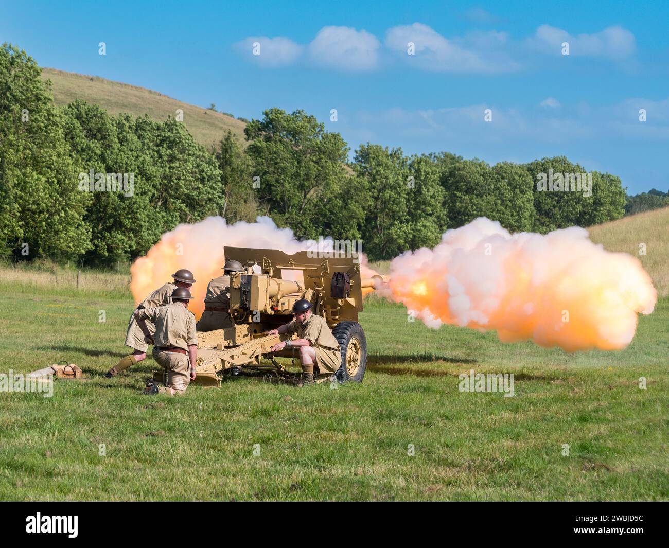 Eine Demonstration des Abfeuerns einer 6-Pfünder-Artillerie beim Chalke Vally Geschichtsfestival 2023 Stockfoto