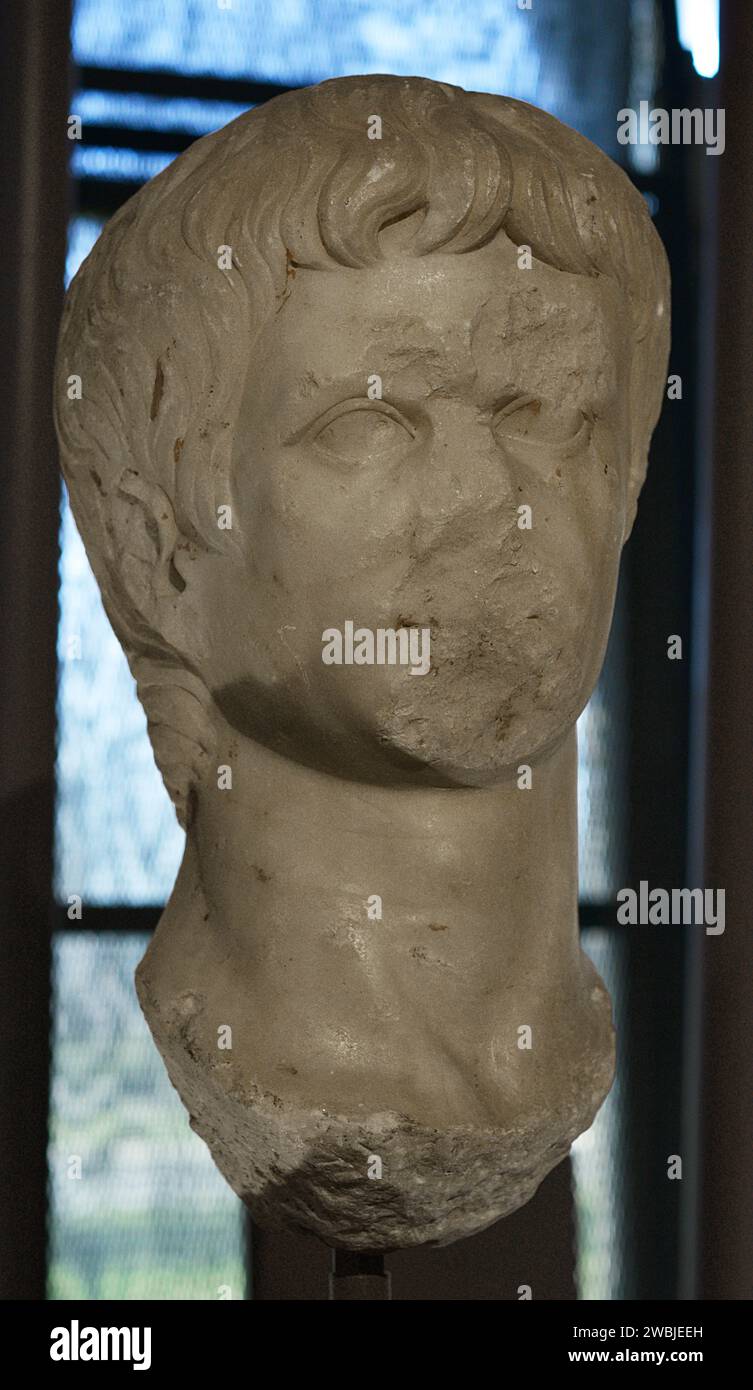 Der kolossale Kopf des Augustus. 1. Jahrhundert n. Chr. Mértola, Beja, Portugal. Nationalmuseum Für Archäologie. Lissabon, Portugal. Stockfoto
